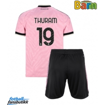 Juventus Khephren Thuram #19 Bortedraktsett Barn 2026-27 Kortermet (+ Korte bukser)